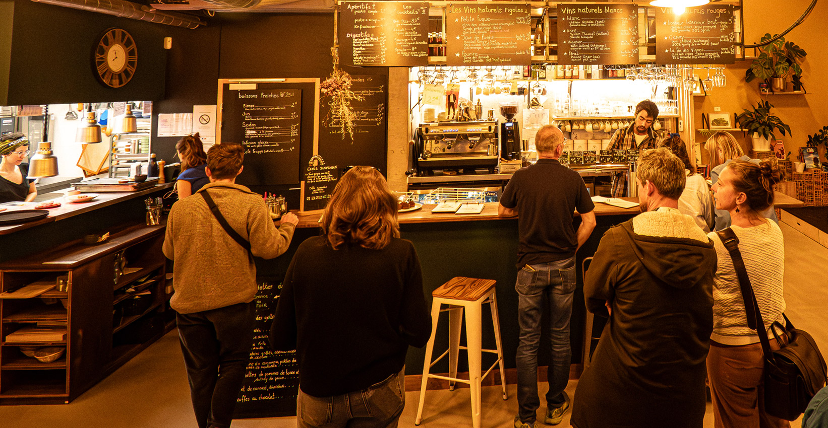 Le Central Vapeur, bar à facettes et cuisine du coin, cafe, restaurant, bar, bio, Crest, Drome, bien manger, bien boire, SCOP, produits locaux, circuit court