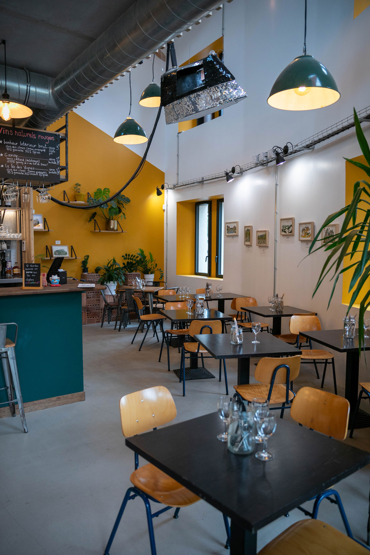 Le Central Vapeur, bar à facettes et cuisine du coin, cafe, restaurant, bar, bio, Crest, Drome, bien manger, bien boire, SCOP, produits locaux, circuit court