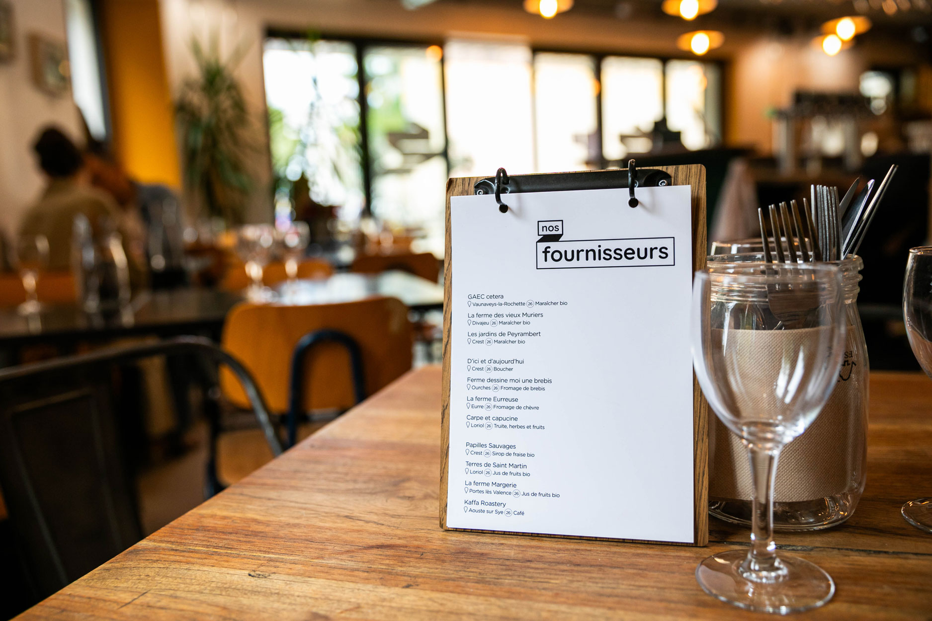 Le Central Vapeur, bar à facettes et cuisine du coin, cafe, restaurant, bar, bio, Crest, Drome, bien manger, bien boire, SCOP, produits locaux, circuit court